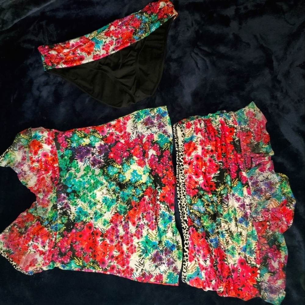 3 piece Kenneth Cole Reaction Tankini set M